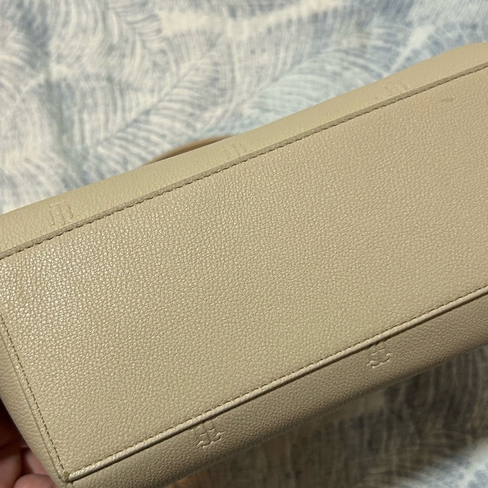 Tommy Hilfiger Beige Shoulder Bag - Picture 5 of 5